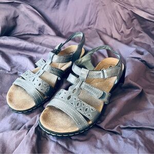 Clarks Women's Blue Sandals size 6 genuine leather